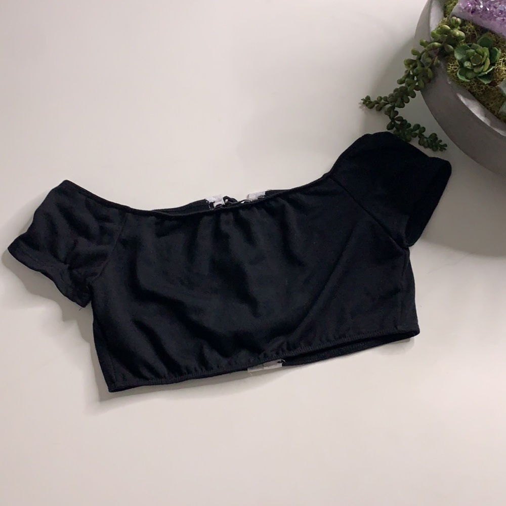 Fashion Nova Crop Lace Front Wide neck top small women’s - Picture 5 of 7